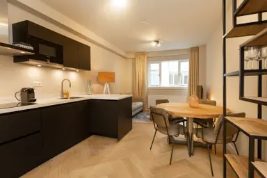 46m2 Appartement à louer pour 2250€/mois à Molenstraat, The Hague