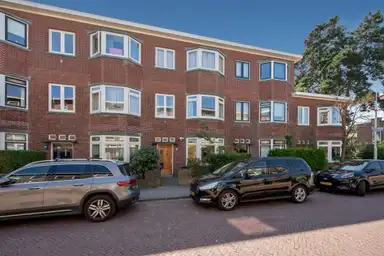 160m2 maison à louer pour 3950€/mois à Van Nijenrodestraat 97, The Hague