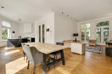 151m2 flat to rent for 6000€/month in Willemsparkweg 74-1, Amsterdam