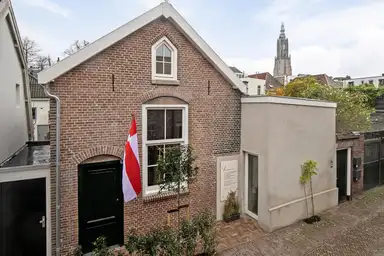 91m2 flat to rent for 2295€/month in Valkestraat 19, Amersfoort