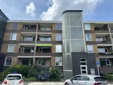 80m2 Appartement à louer pour 1098€/mois à Van Lenneplaan, Groningen