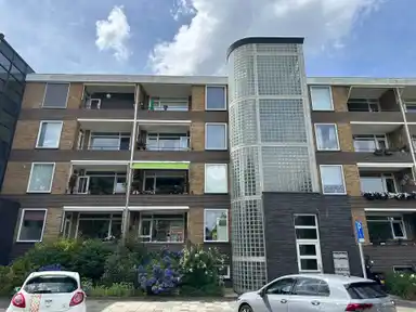 80m2 Appartement à louer pour 1098€/mois à Van Lenneplaan, Groningen