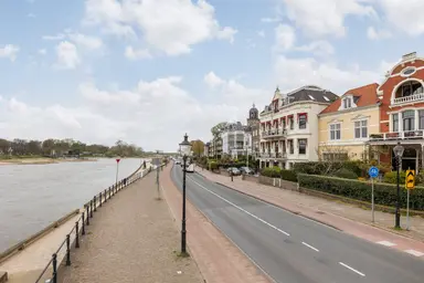 141m2 maison à louer pour 2500€/mois à Welle 35, Deventer