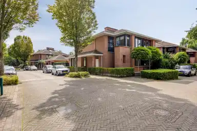150m2 Haus zur Miete für 2950€/Monat in Clausstraat 1, Breda