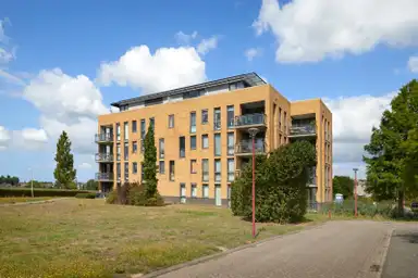 104m2 apartment to rent for 1375€/month in Vivaldistraat, Oud-Beijerland