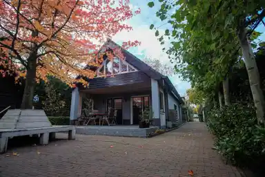 93m2 house to rent for 2100€/month in Provincialeweg 130B, Veldhoven