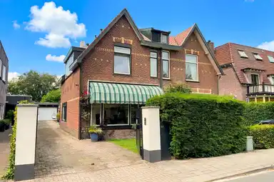 172m2 huis te huur voor 3500€/maand in Zwarteweg, Naarden