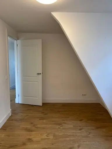 130m2 apartment to rent for 3900€/month in Heemraadssingel, Rotterdam