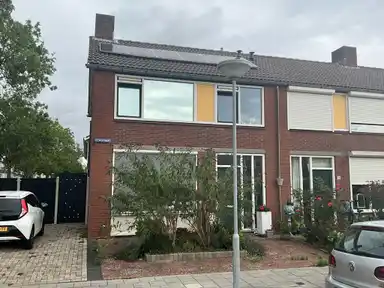 90m2 maison à louer pour 932.93€/mois à Eemstraat 20, Vlissingen