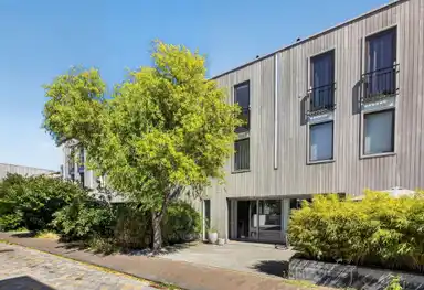121m2 Haus zur Miete für 3000€/Monat in Mattenbiesstraat 157, Amsterdam