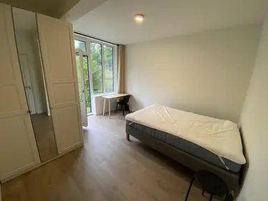 15m2 room to rent for 800€/month in Johan Broedeletstraat, Amsterdam