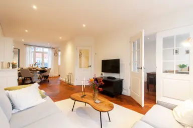 130m2 apartment to rent for 3995€/month in Van Tuyll van Serooskerkenweg 110-1, Amsterdam