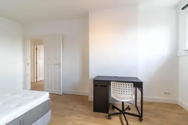 70m2 Kamer te huur voor 490€/maand in Capadosestraat 25, The Hague