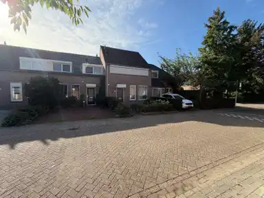 140m2 Haus zur Miete für 2189€/Monat in Mulhouselaan, Eindhoven