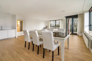 100m2 apartment to rent for 2900€/month in Fluweelboomlaan 33, Amstelveen
