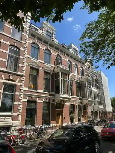 98m2 apartment to rent for 2000€/month in Praediniussingel, Groningen