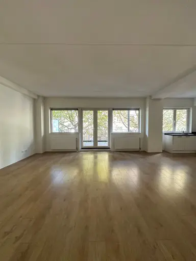 120m2 apartment to rent for 2450€/month in Koningin Sophiestraat 182, The Hague