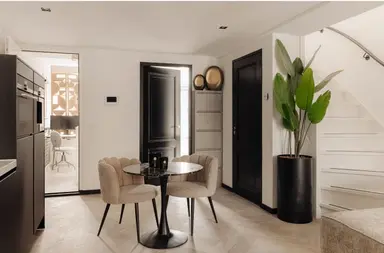 50m2 apartment to rent for 5700€/month in Pieter Cornelisz. Hooftstraat, Amsterdam