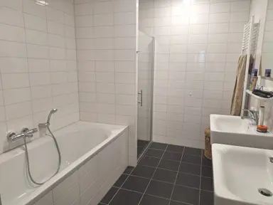12m2 room to rent for 1200€/month in Elzenhagensingel, Amsterdam