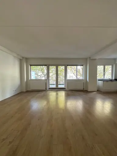 120m2 Appartement à louer pour 2450€/mois à Koningin Sophiestraat 182, The Hague