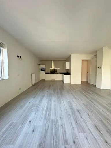 75m2 Appartement à louer pour 1800€/mois à Koningin Sophiestraat 196, The Hague