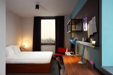 18m2 room to rent for 2150€/month in Stationsweg, Eindhoven