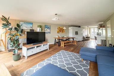 100m2 apartment to rent for 3900€/month in Gerard Doustraat, Amsterdam