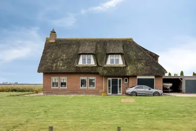 218m2 house to rent for 2500€/month in Noordlangeweg 4, Dinteloord