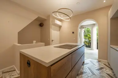 55m2 Flat zur Miete für 4000€/Monat in Pieter Cornelisz. Hooftstraat 141D, Amsterdam