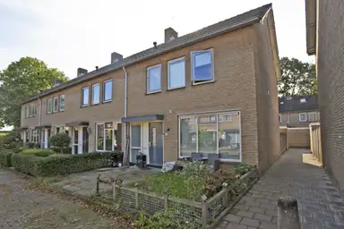 86m2 house to rent for 932.93€/month in Benraatshoef 140, Raamsdonksveer