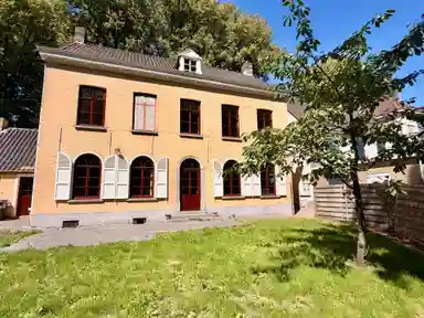 452m2 house to rent for 1700€/month in Dorpsplein 13, Zuiddorpe