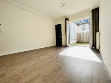 37m2 Appartement à louer pour 1013€/mois à Loosduinsekade 136, The Hague