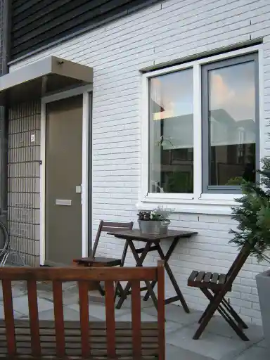 m2 house to rent for 932.93€/month in Zwanebloem 7, Alphen aan den Rijn