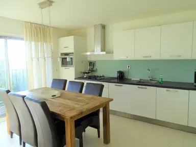 95m2 Appartement à louer pour 2500€/mois à Grote Beer 209, Amstelveen