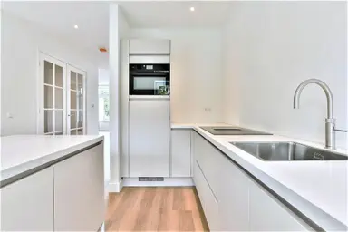 106m2 Appartamento in affitto per 3450€/mese a Crynssenstraat, Amsterdam