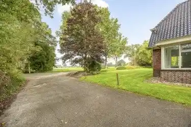 343m2 huis te huur voor 3000€/maand in Terheijlsterweg, Nieuw-Roden