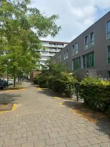 130m2 Appartement te huur voor 1397€/maand in Bart Poesiatstraat, Amsterdam