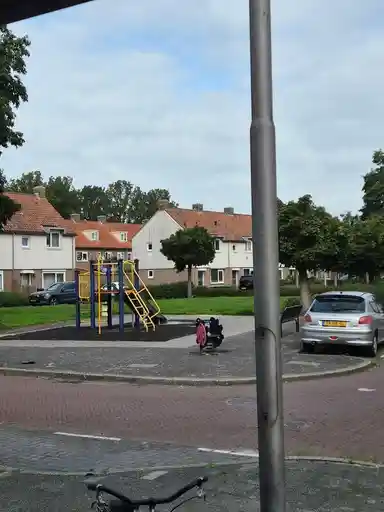 90m2 flat to rent for 976€/month in Jan Goldschmedingplantsoen, Amstelveen
