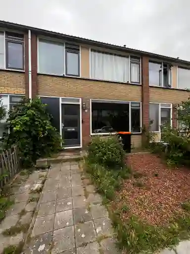 60m2 house to rent for 894.58€/month in Platanenstraat 18, Vlissingen