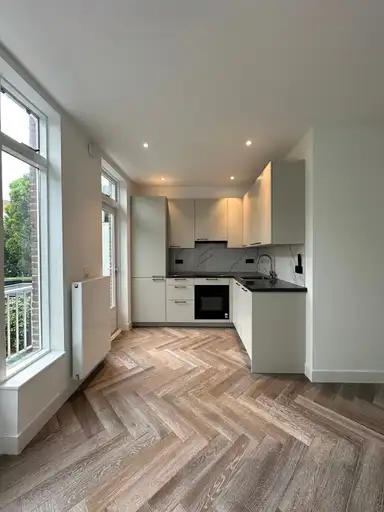 126m2 flat te huur voor 2900€/maand in Mr. P.N. Arntzeniusweg, Amsterdam