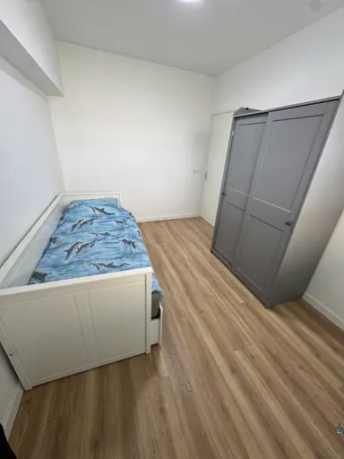 12m2 room to rent for 1000€/month in Krabbendijkestraat, Rotterdam