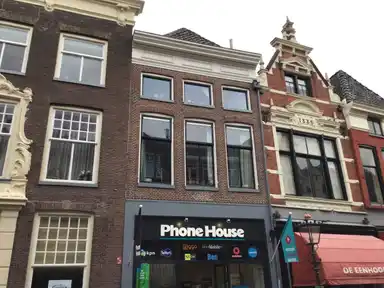 60m2 flat to rent for 1335€/month in Voorstraat 108, Kampen