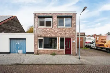 219m2 maison à louer pour 1800€/mois à Stoofstraat, Zaamslag