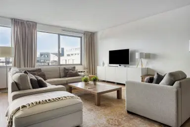153m2 Appartement à louer pour 3100€/mois à Hellingweg 96A, The Hague