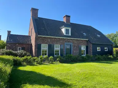 500m2 maison à louer pour 4500€/mois à Bredasebaan, Sprundel