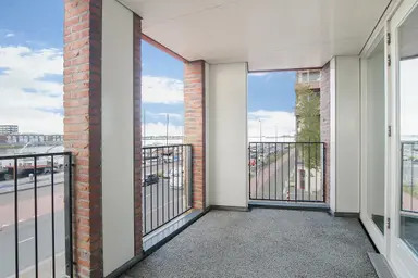 130m2 apartment to rent for 2060€/month in Cas Oorthuyskade, Amsterdam