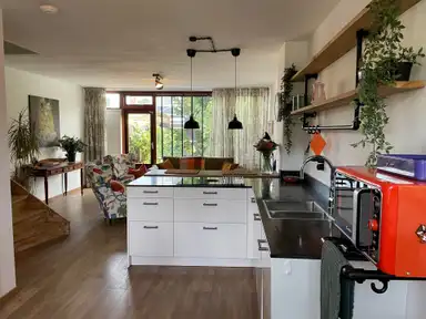 89m2 huis te huur voor 2195€/maand in Dominee Th Rijckewaerdstraat, Brielle