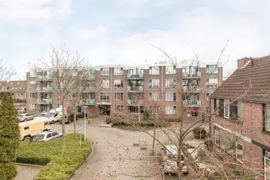 53m2 flat te huur voor 863€/maand in Eikenhorst 15, Alphen aan den Rijn