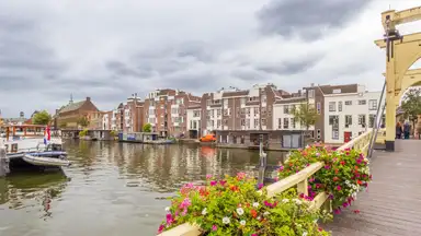 107m2 apartment to rent for 2150€/month in Galgewater 16, Leiden