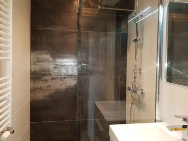 90m2 Appartement à louer pour 1050€/mois à Loevesteinlaan, The Hague